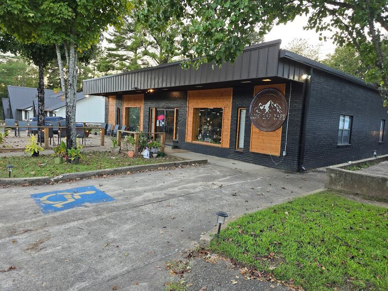 A Woodland Café Surrounded By The Beauty Of The Ozarks