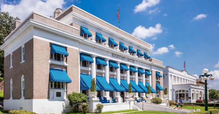 This Historic Bathhouse In Arkansas Is Perfect For A Weekend Escape