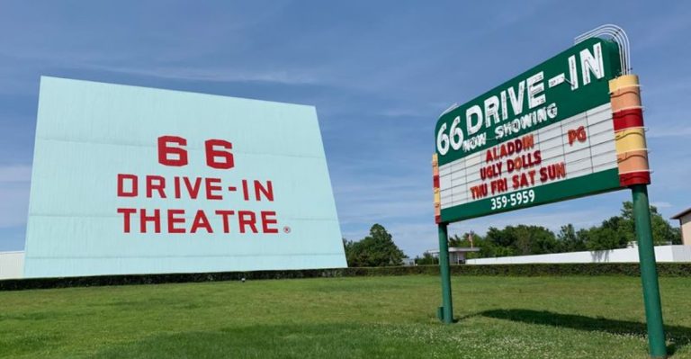 This Historic Drive-In Theater In Missouri Is Still One Of The Best Summer Experiences Around