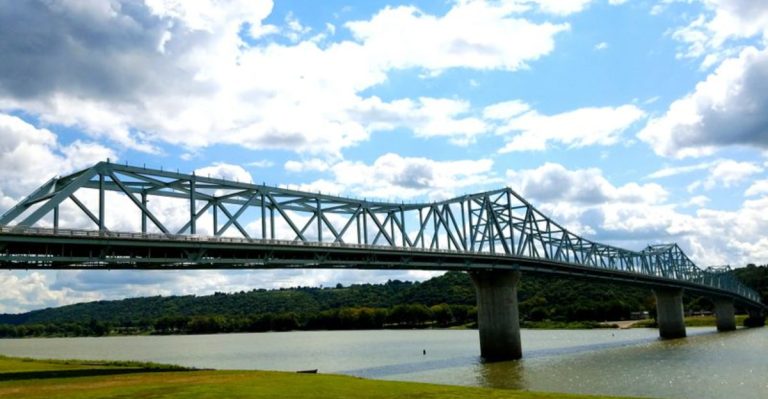 This Historic Indiana Town Is The Perfect Place For A Relaxing Weekend