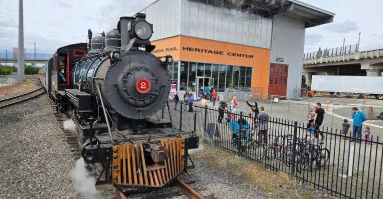 This Historic Oregon Train Ride Makes Father’s Day Feel Extra Special