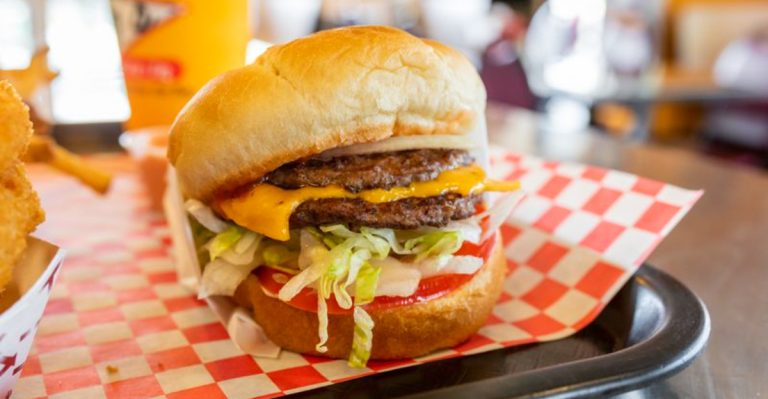 This Historic Utah Drive-In Serves Burgers The Same Way It Has Since Day One