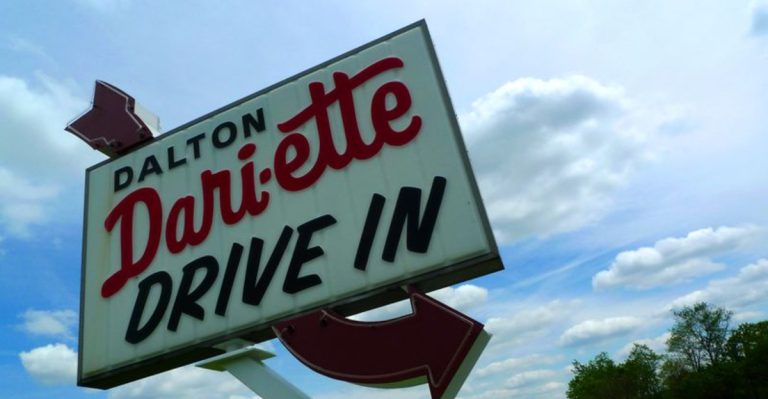 This Hole-In-The-Wall Ohio Spot Serves Burgers Locals Swear Taste Just Like Backyard Cookouts