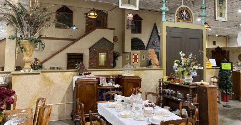 This Huge Antique Mall In Missouri Is Worth Spending The Day At