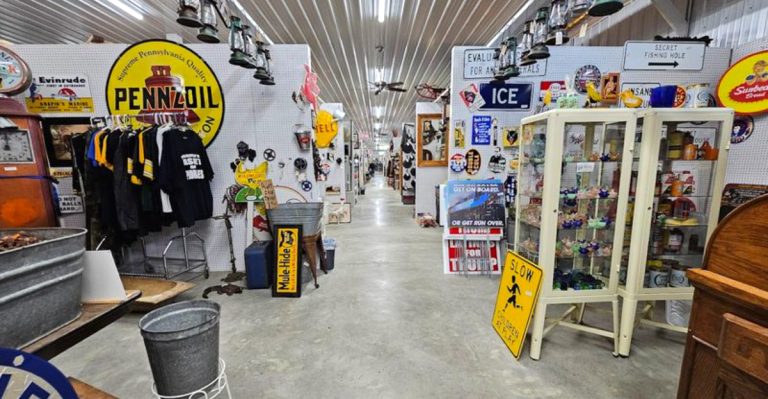 This Huge Ohio Store Is The Best Place To Buy Vintage Treasures Without Breaking The Bank