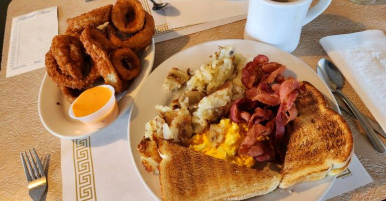 This Iconic Diner In Akron, Ohio, Has Been Serving The Classics Since Forever