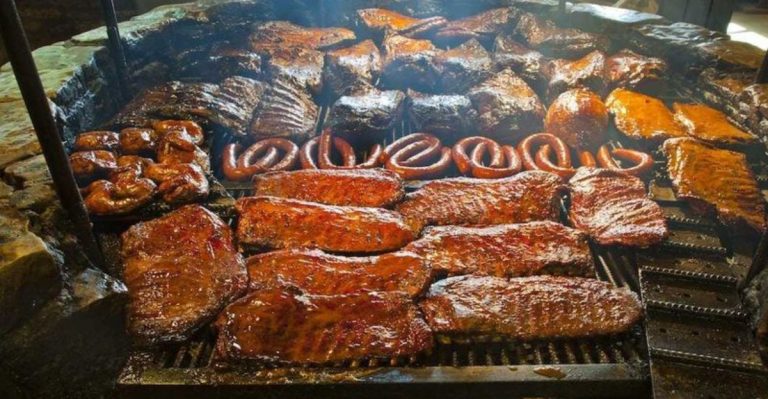 This Iconic Texas Buffet Serves BBQ And Sides That Locals Say Are The Best In The State
