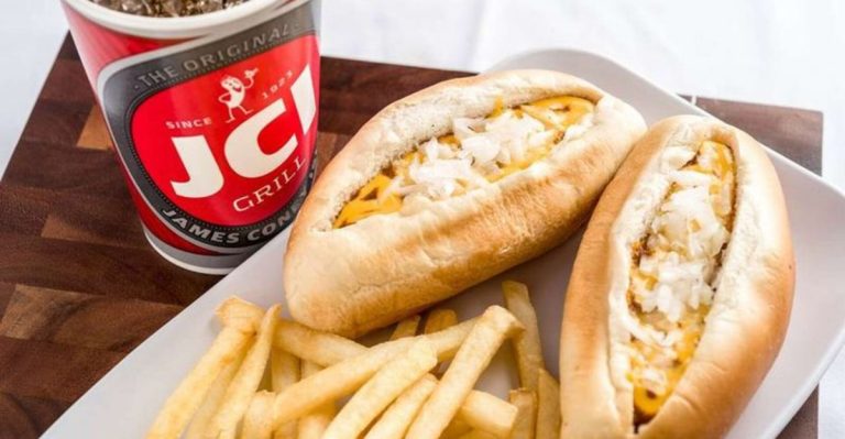 This Iconic Texas Stand Still Serves Hot Dogs The Traditional Way Locals Swear By