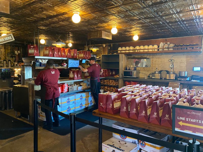 Fast-Casual Flow With Personality
