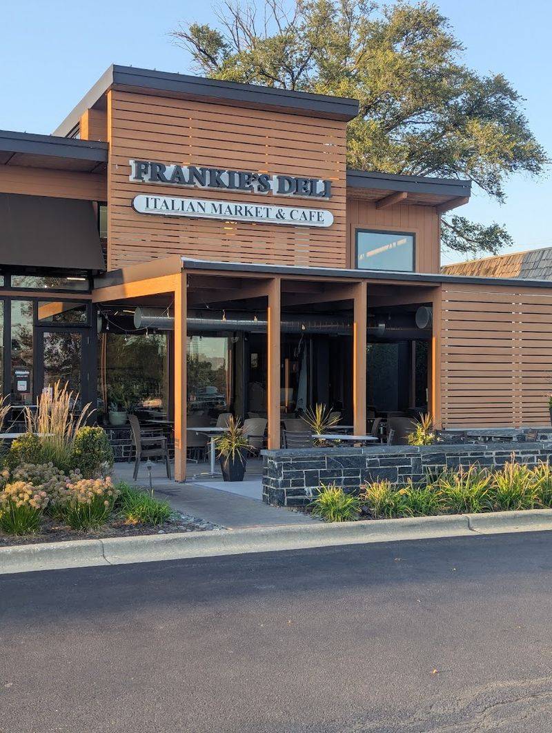 The Location And Setting Of Frankie's Deli