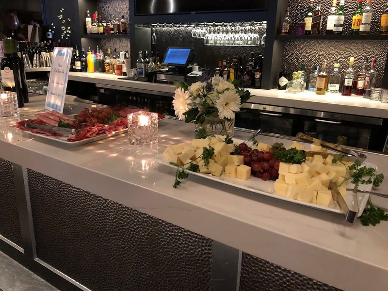 This Illinois Italian Spot Pairs Live Music With House-Made Pasta And Tiramisu This Illinois Italian Spot Pairs Live Music With House-Made Pasta And Tiramisu