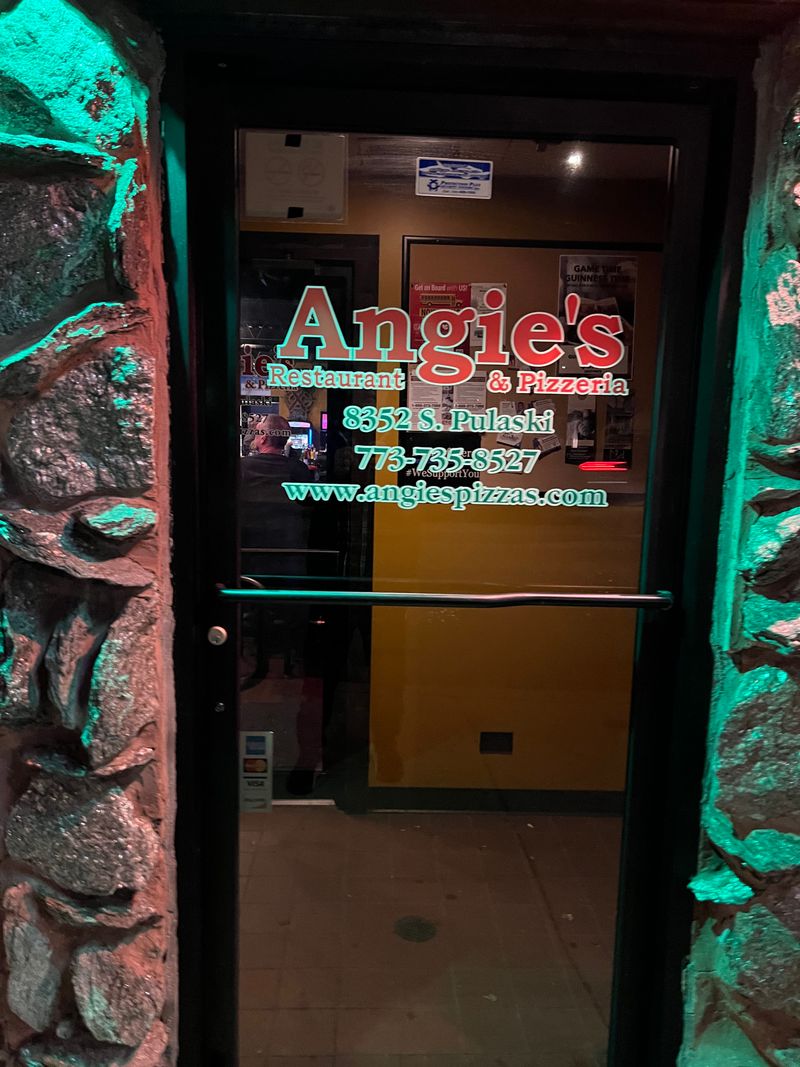 Old School Decor With a Warm Neighborhood Glow
