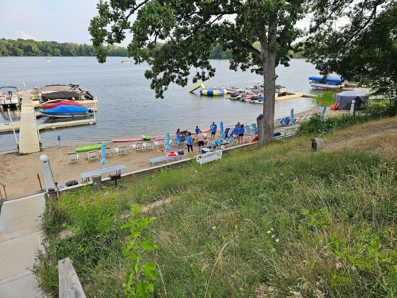 This Illinois Resort Delivers Beachy Fun, Water Attractions, And Warm-Weather Appeal
