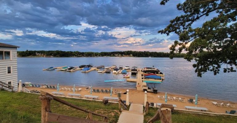 This Illinois Resort Delivers Beachy Fun, Water Attractions, And Warm-Weather Appeal