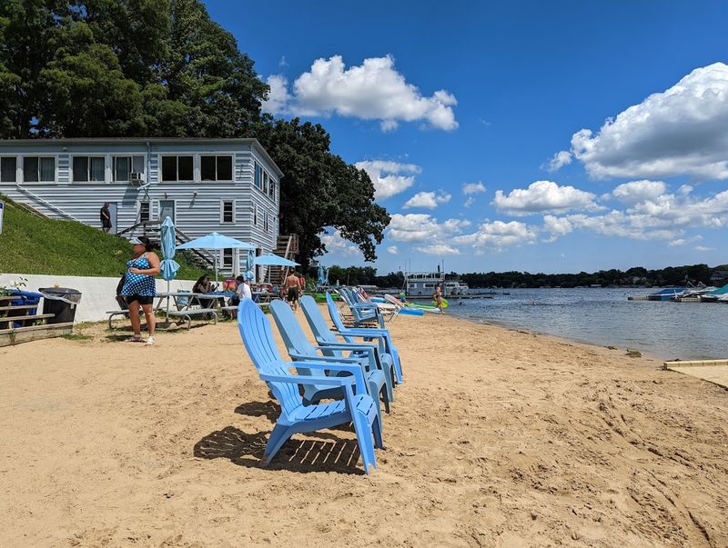 This Illinois Resort Delivers Beachy Fun, Water Attractions, And Warm-Weather Appeal