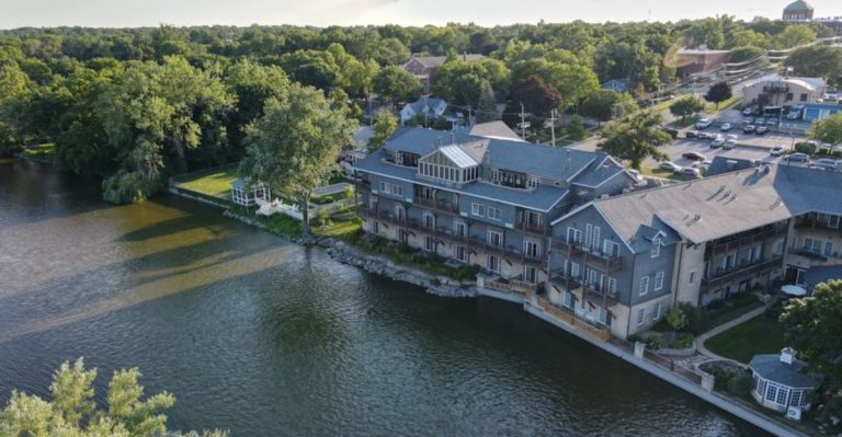 This Illinois Riverfront Inn Feels Like A Spa Escape Hidden In One Of The State’s Prettiest Towns