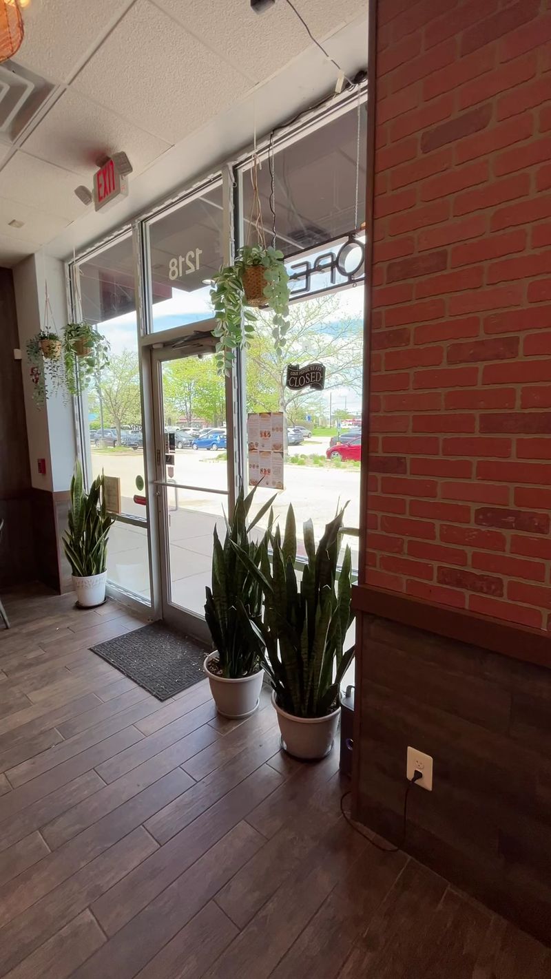 Unmistakable Location And Easy Parking