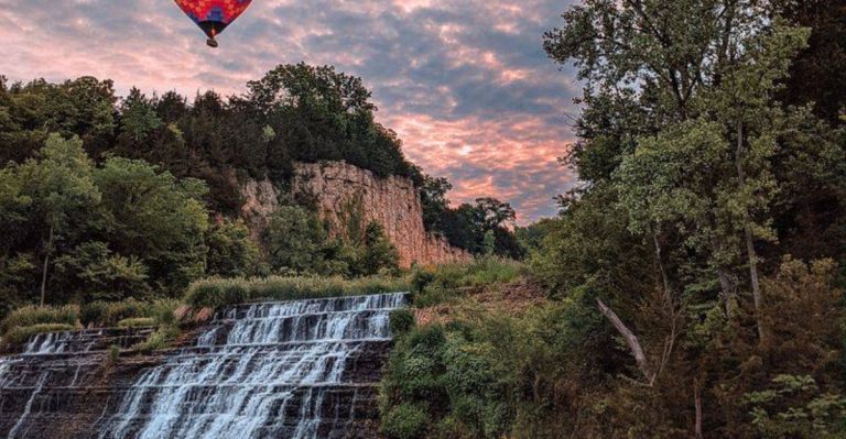 This Illinois Waterfall Is So Beautiful It Feels Almost Unreal