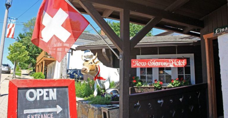 This Incredible Town In Wisconsin Is Absolutely Made For Stress-Free Day Trips