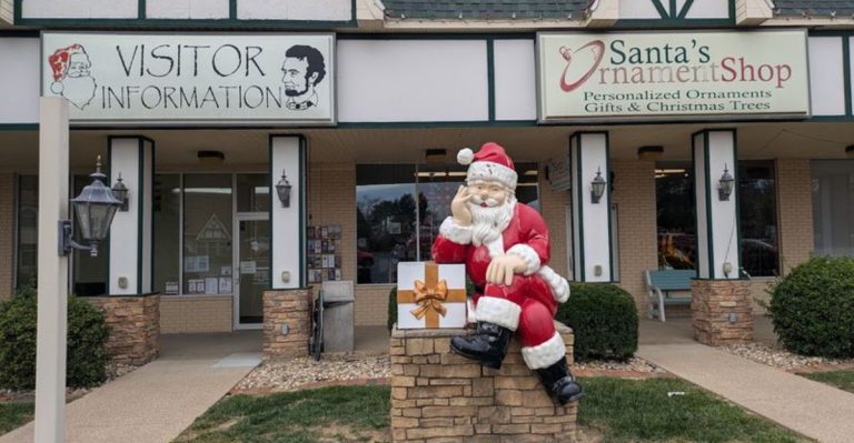 This Indiana Town Keeps Christmas Alive Even In The Middle Of Summer