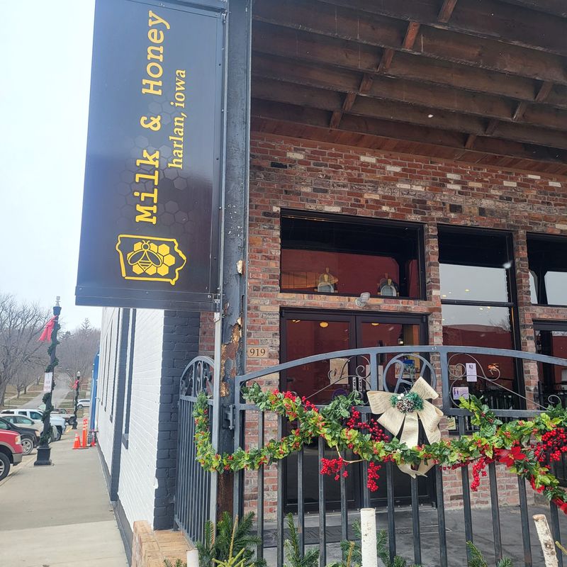 Location, Hours, and First Impressions