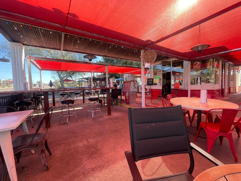 The Story Behind Big Earl's Greasy Eats