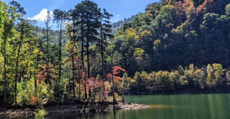 This Jewel-Toned Lake In Tennessee Will Leave You Speechless
