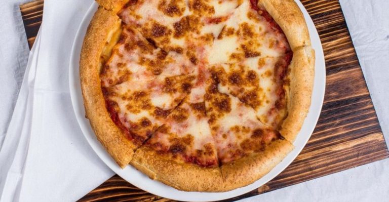 This Katy, Texas Pizza Kitchen Proves Small Places Make The Biggest Buzz