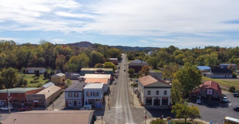 This Kentucky Mountain Town Is So Relaxing, Even Locals Go There To Get Away
