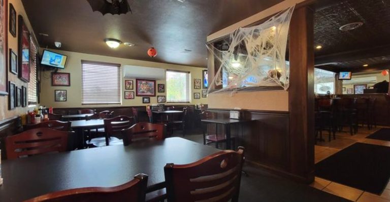 This Laid-Back Ohio Diner Is The Perfect Place To Unwind After A Day By The Lake
