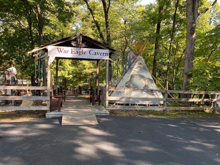 This Lakeside Cavern Tour In Arkansas Leads To Hidden Underground Wonders