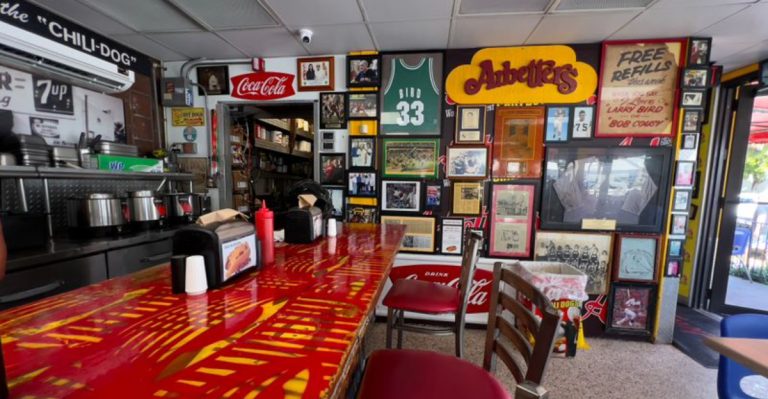 This Legendary Florida Hot Dog Spot Has Burgers People Drive Hours For