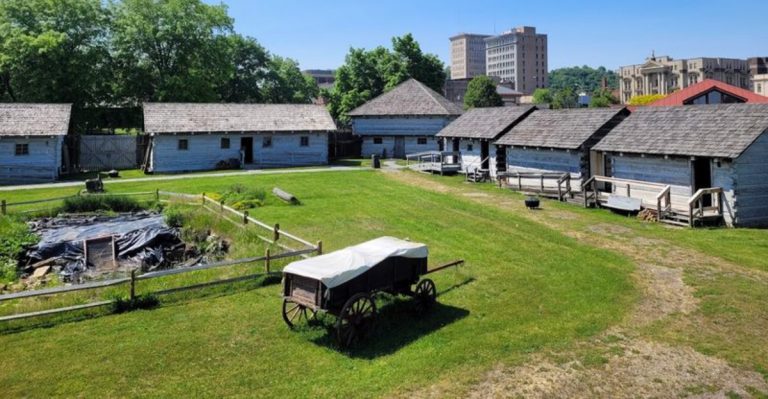 This Little-Known Ohio Fort Is Like A Real-Life Time Machine To The Year 1786