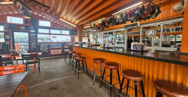 This Little Ohio Restaurant Is A Big Deal For Hot Dog Lovers