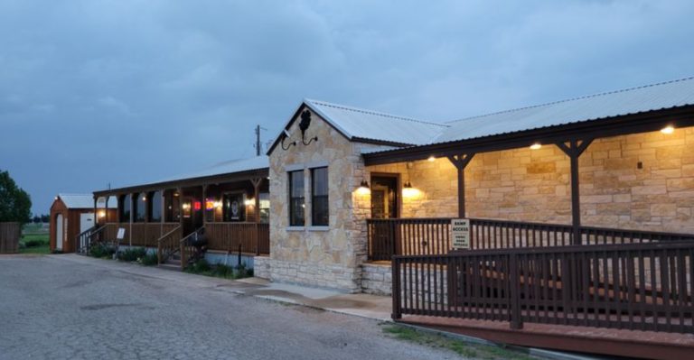 This Little Texas Spot Turns Toast Into A Road-Trip Reason