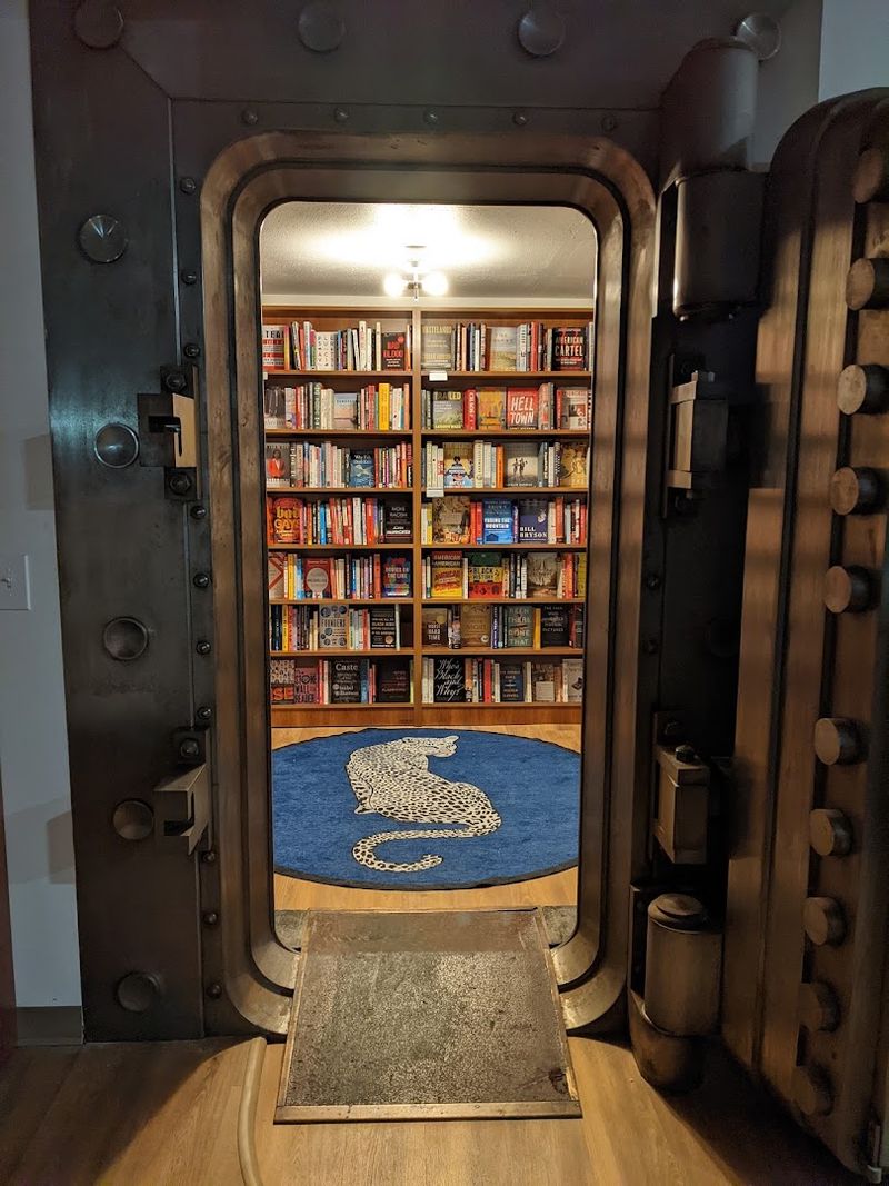 This Maine Bookstore Hides A Secret Reading Room Inside An Old Bank Vault This Maine Bookstore Hides A Secret Reading Room Inside An Old Bank Vault