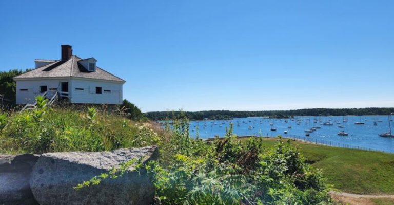 This Maine Coast Historic Gem Is The Perfect Place To Spend An Afternoon