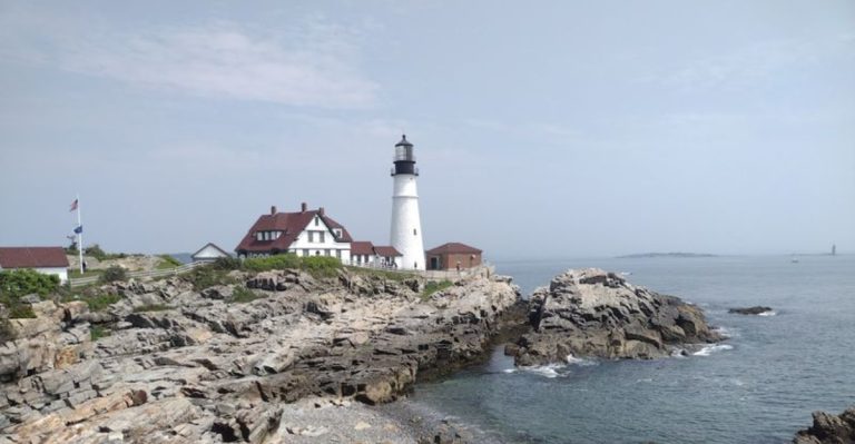 This Maine Lighthouse Is So Dreamy, It Feels Straight Out Of A Nicholas Sparks Novel