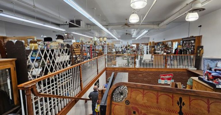 This Massive Antique Store In Ohio Is The Kind Of Place You’ll Wander For Hours (And Not Get Tired)