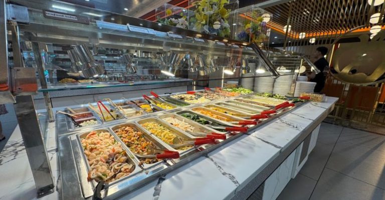 This Massive Missouri Buffet Has Locals Going Back Again And Again