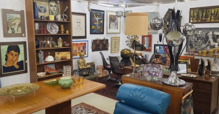 This Massive North Carolina Antique Mall Is Packed With Surprises Around Every Corner