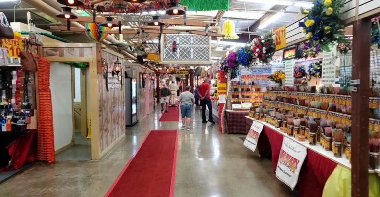 This Massive Ohio Flea Market Is A Dream-Come-True For Bargain Hunters