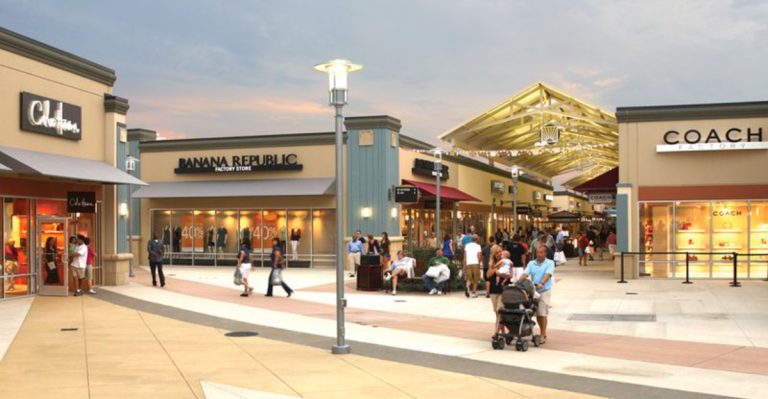 This Massive Outlet Mall In Ohio Will Have You Filling A Whole Cart Without Wrecking Your Budget