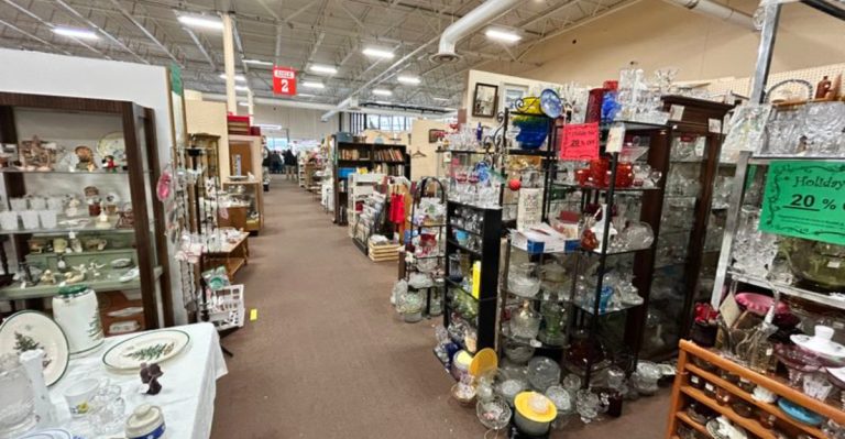 This Massive Vintage Store In Ohio Is An All-Day Treasure Hunt