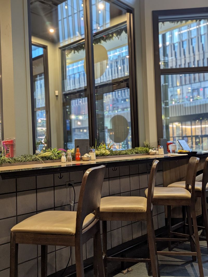 Arrive Early, Then Linger Right