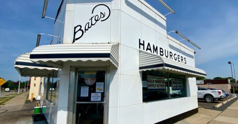 This Michigan Burger Shack Serves Burgers That Taste Straight Out Of 1967