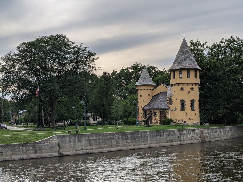 A Riverside First Impression