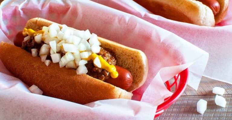 This Michigan Coney Island’s Chili Dog Is Still A Local Legend