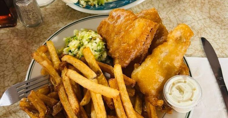 This Michigan Diner Serves Fried Fish So Perfect, It Became A Friday Night Tradition