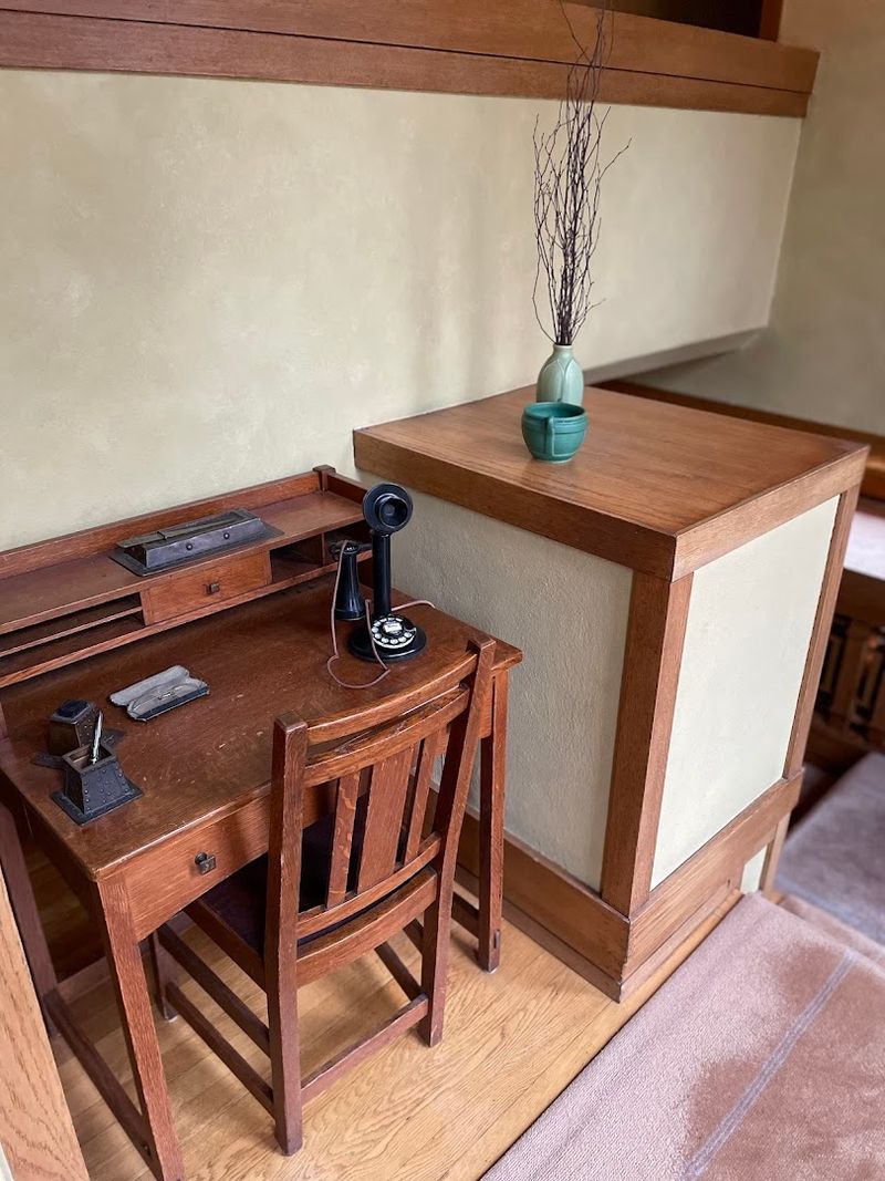 Arrive Early For The Neighborhood Reveal